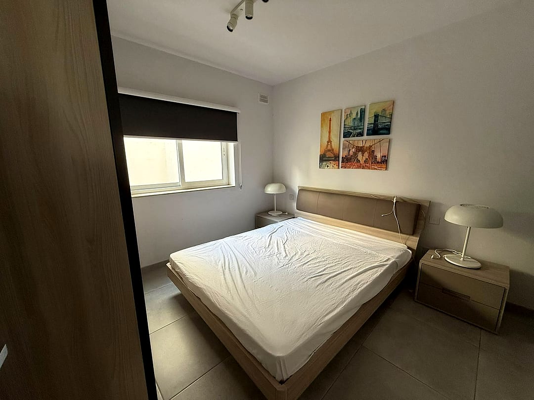Apartment in Swieqi - 3 beds, 2 baths — 4
