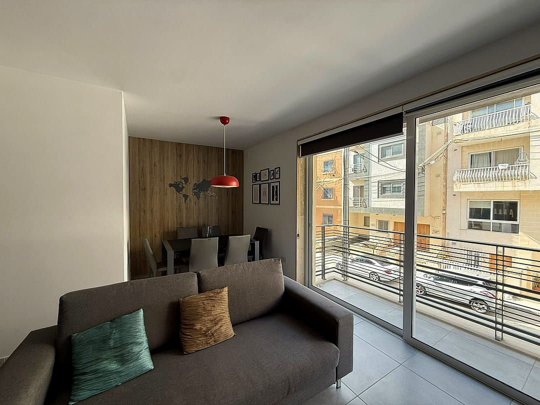 Apartment in Swieqi - 3 beds, 2 baths — 3