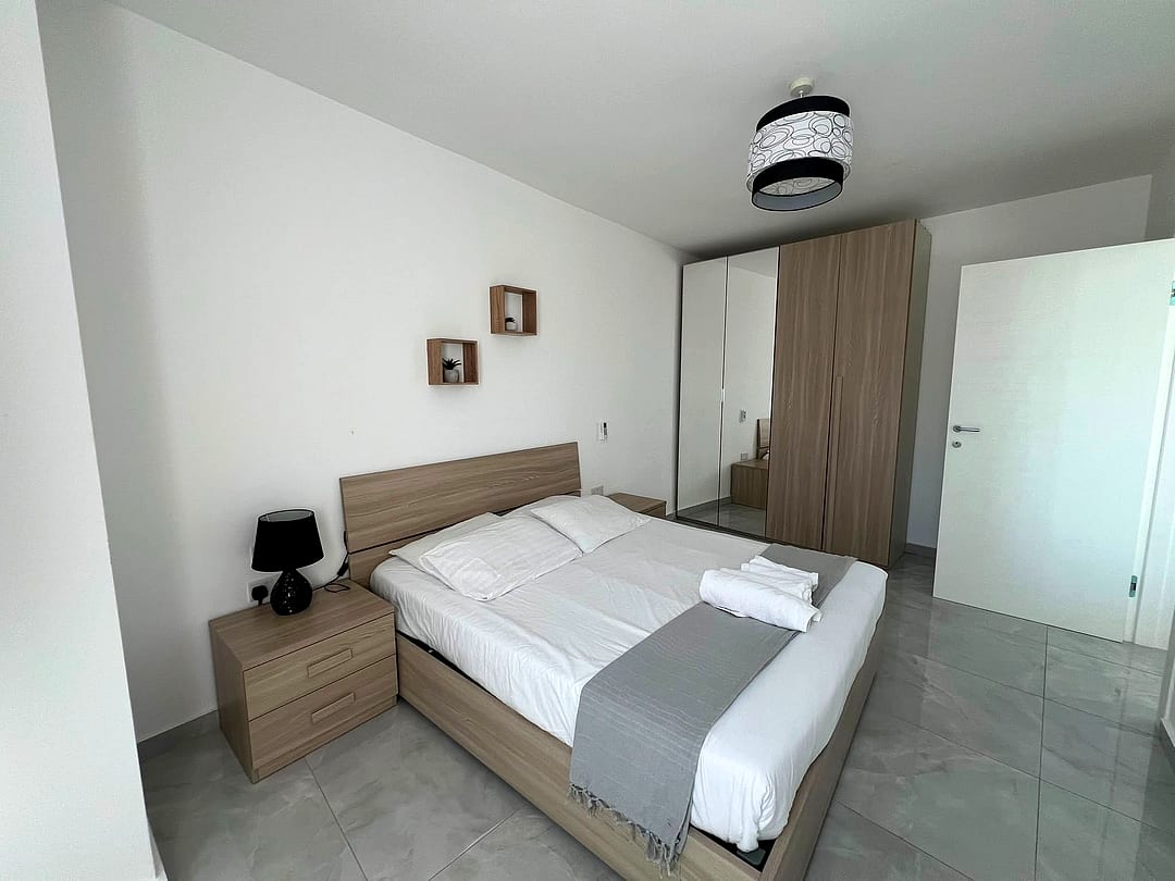 Apartment in Sliema - 2 beds, 2 baths — 5
