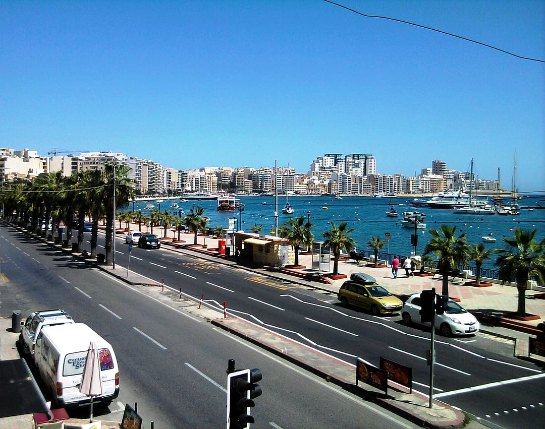 Apartment in Gzira - 2 beds, 1 bath — 1