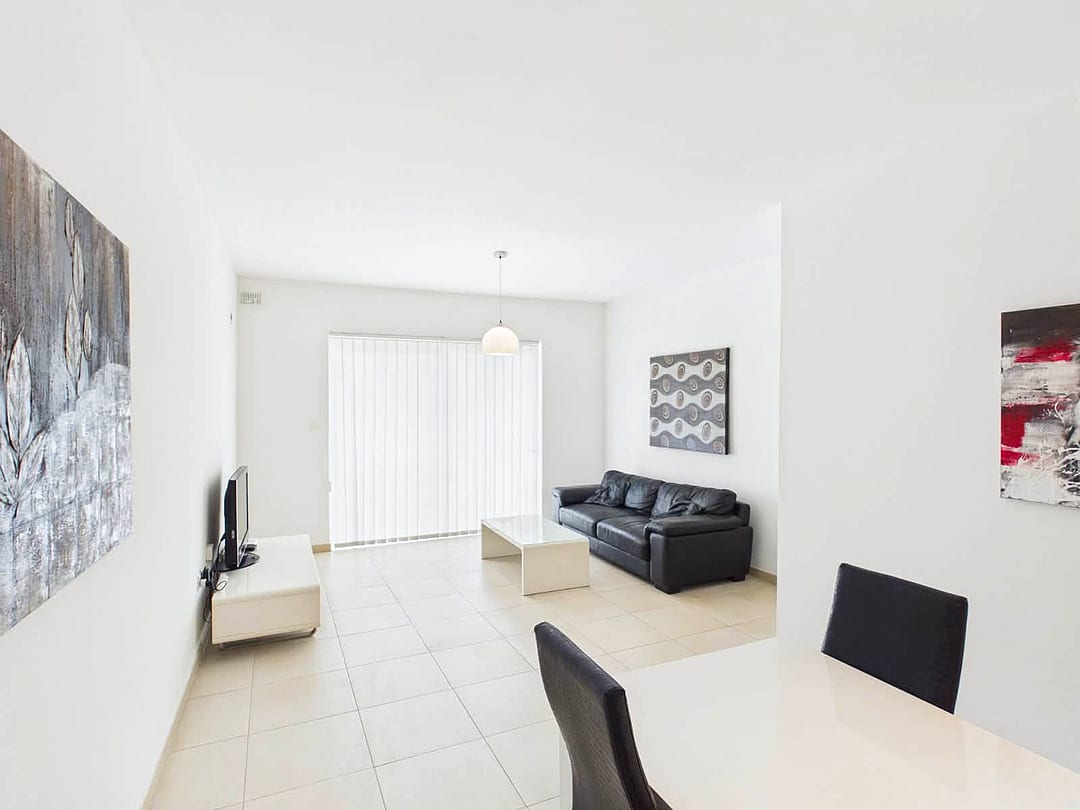 Apartment in Sliema - 2 beds, 2 baths — 1