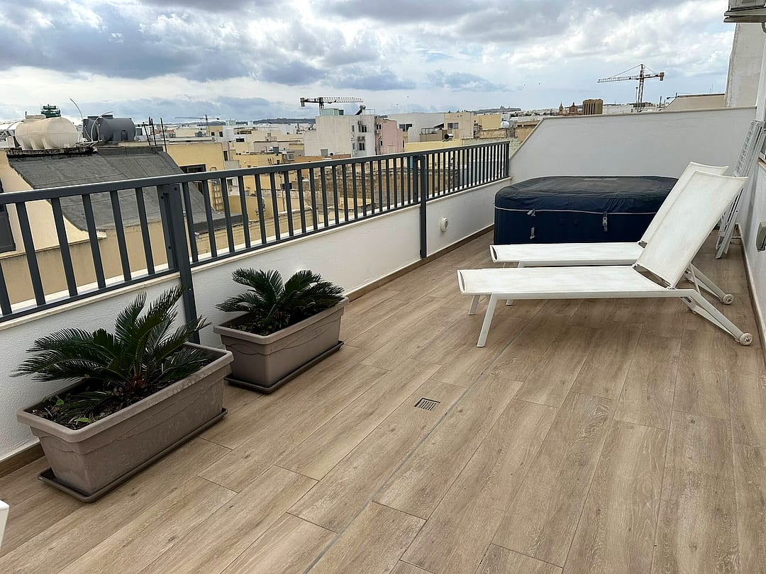 Penthouse in Birkirkara - 3 beds, 2 baths — 2
