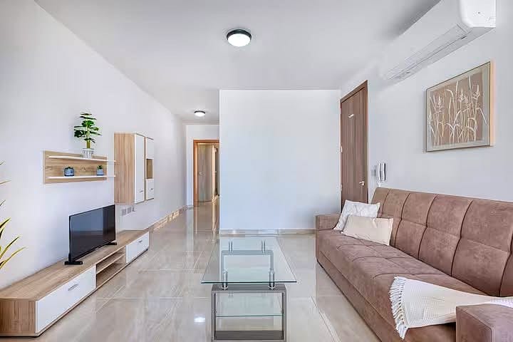 Apartment in St Paul's Bay - 2 beds — 5