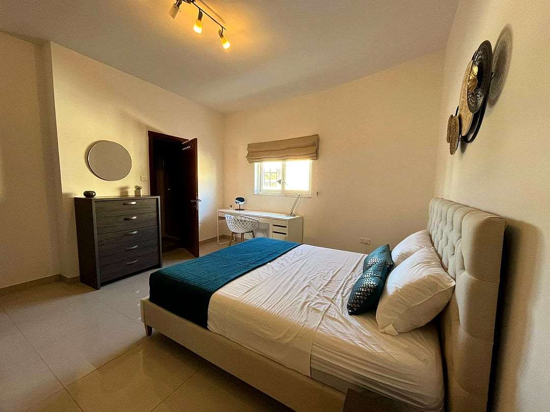 Apartment in Swieqi - 3 beds, 2 baths — 4