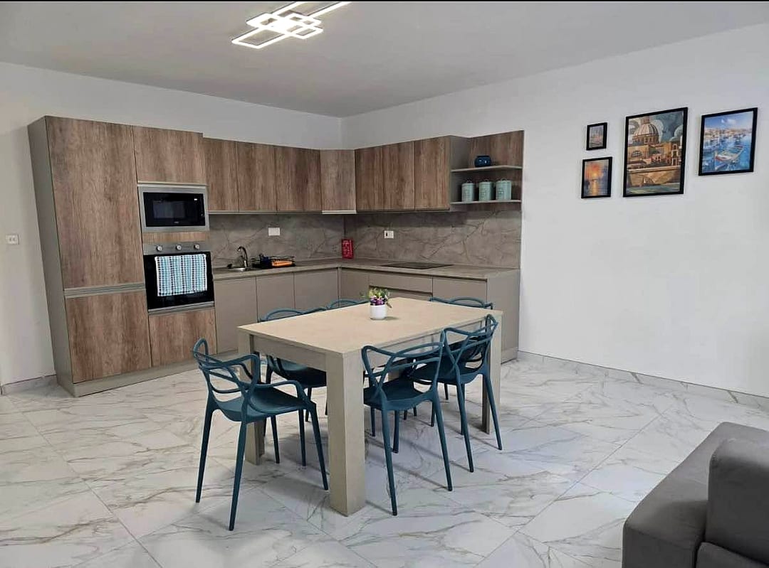 Apartment in Gzira - 2 beds, 2 baths — 5