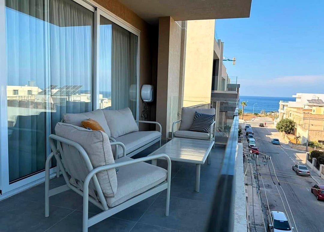 Apartment in Swieqi - 3 beds, 2 baths — 2