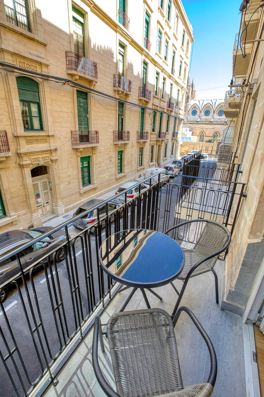 Apartment in Swieqi - 2 beds, 2 baths — 2
