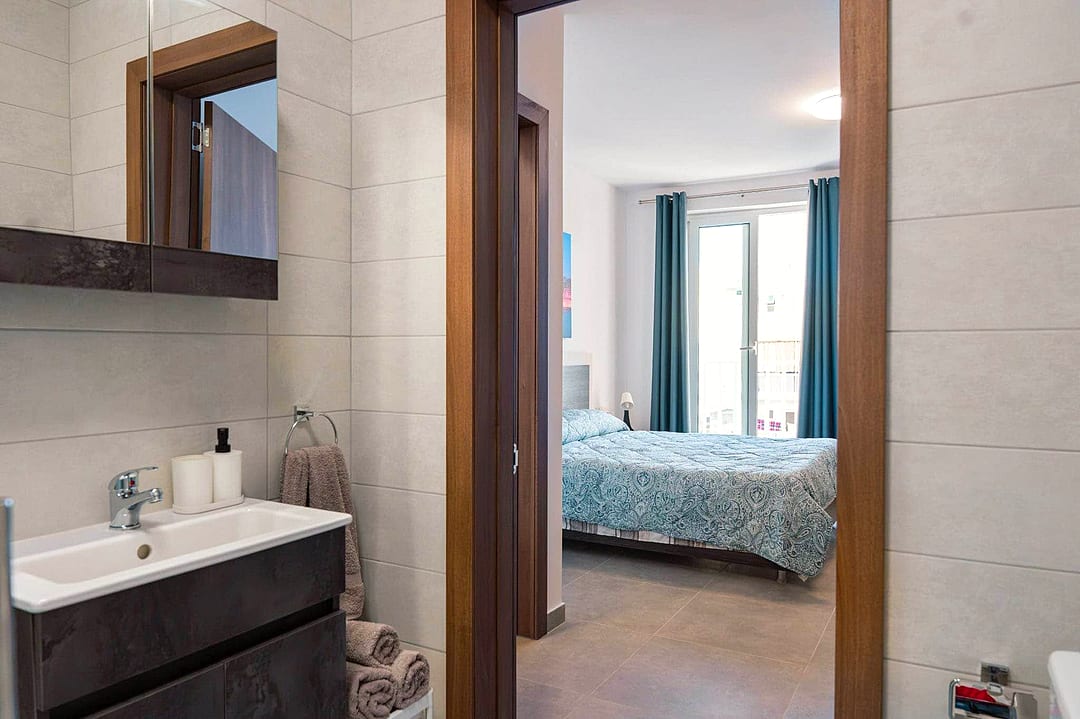 Apartment in Gzira - 2 beds, 2 baths — 4