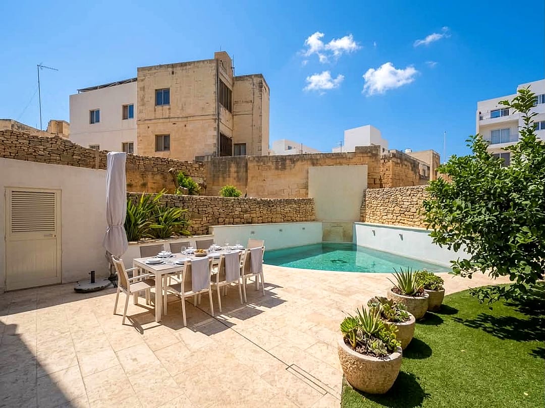 House in Zebbug - 5 beds, 5 baths — 1
