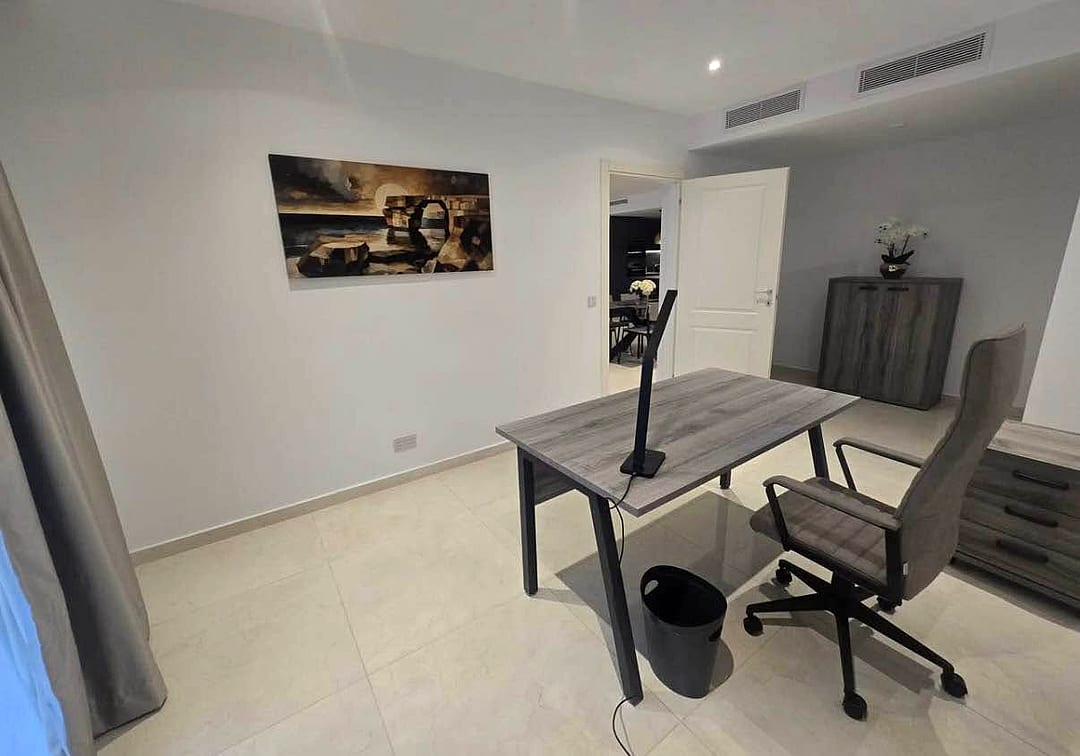 Apartment in Swieqi - 3 beds, 2 baths — 4
