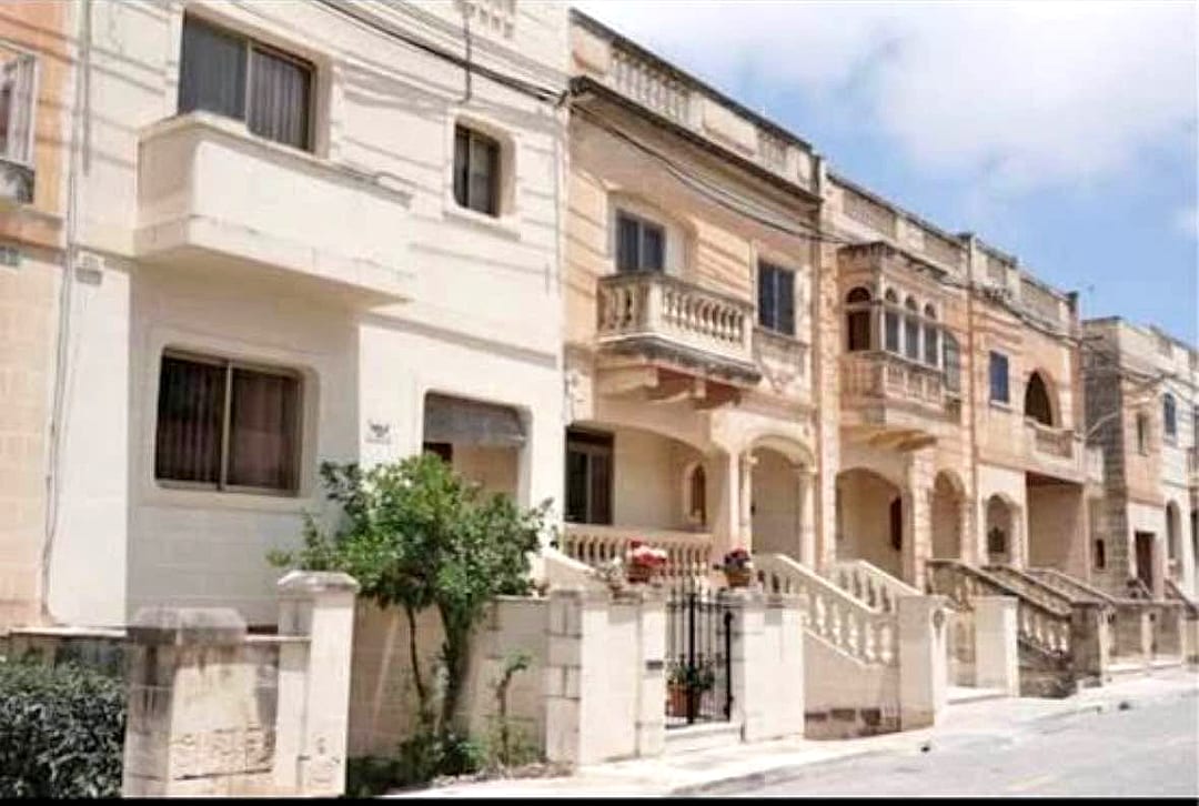Apartment in Paola — 1