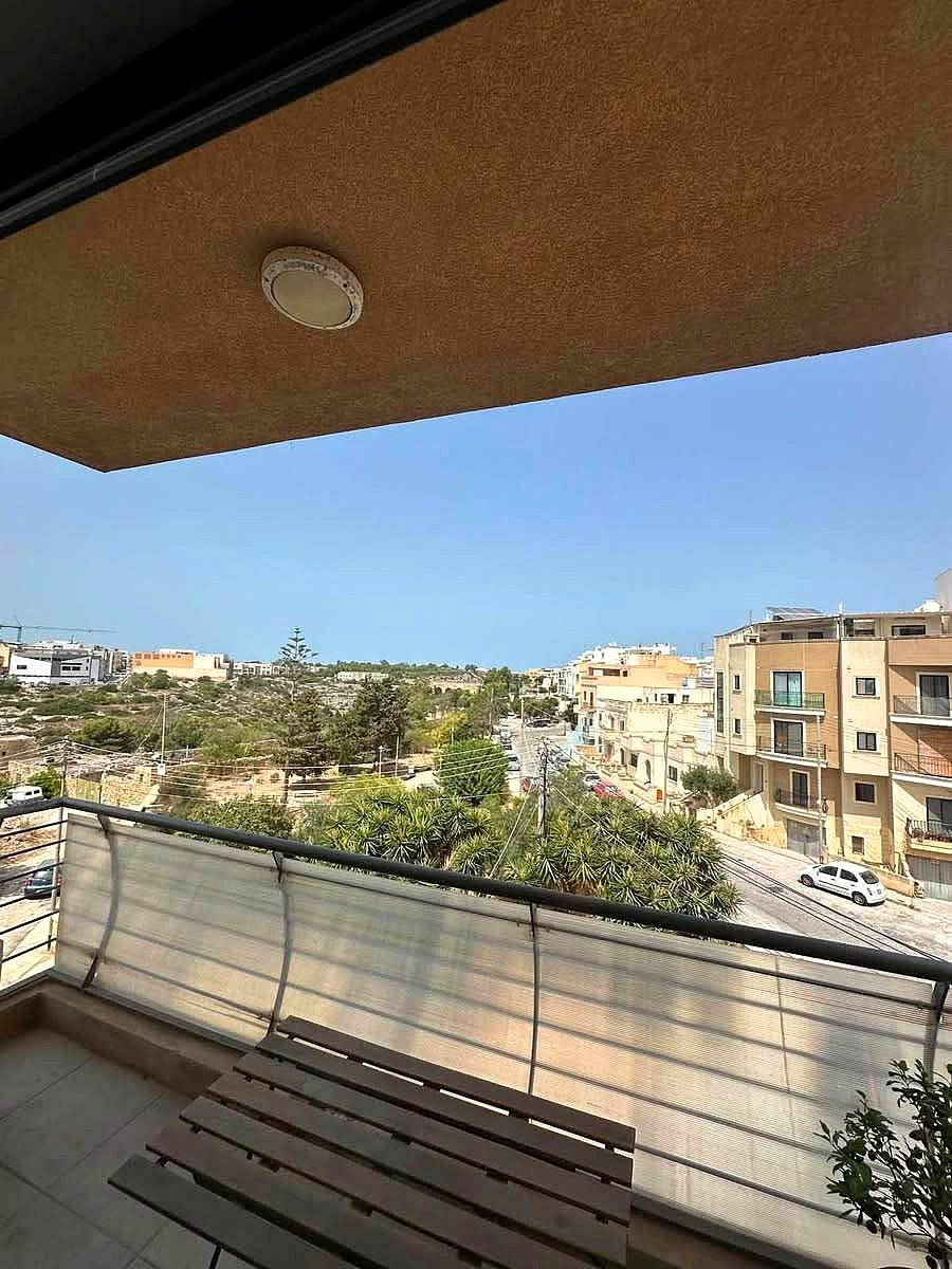 Apartment in Mosta - 3 beds, 2 baths — 1