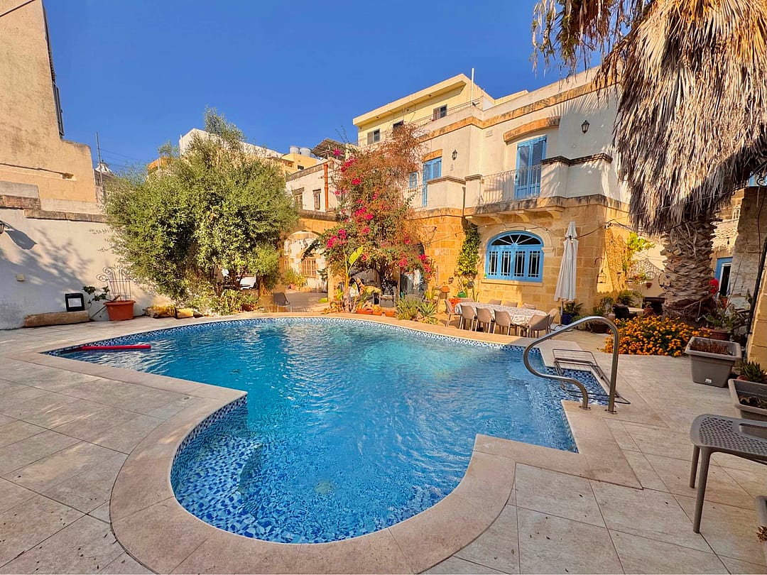 Townhouse in Mosta — 1
