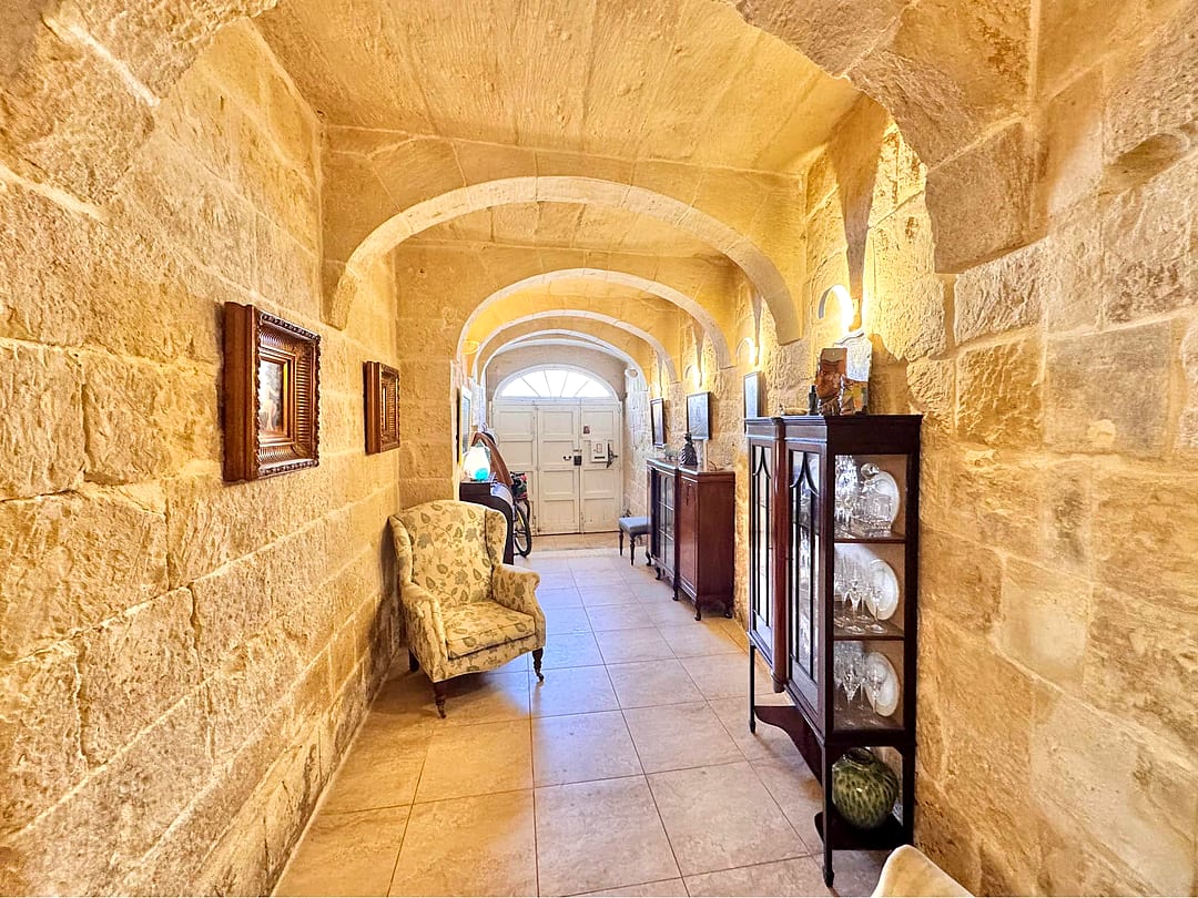 Townhouse in Mosta — 5