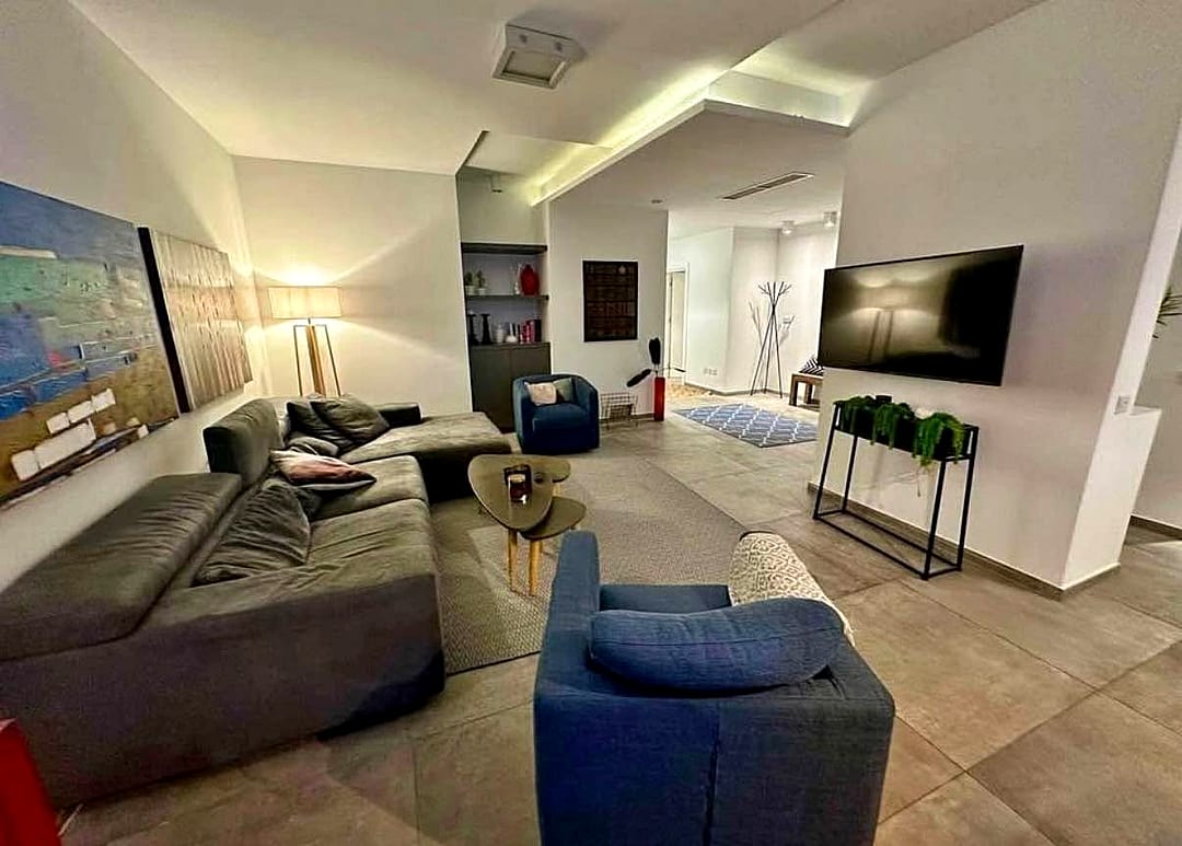 Apartment in Swieqi - 3 beds, 2 baths — 1