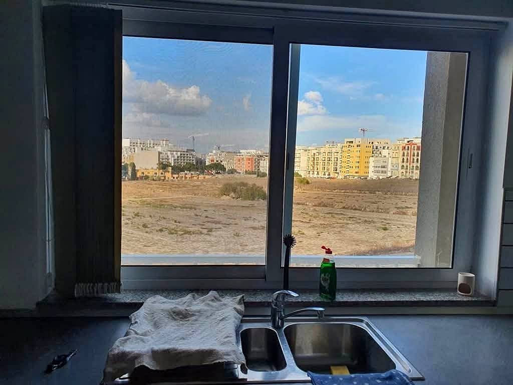 Apartment in Qawra - 2 beds, 2 baths — 2