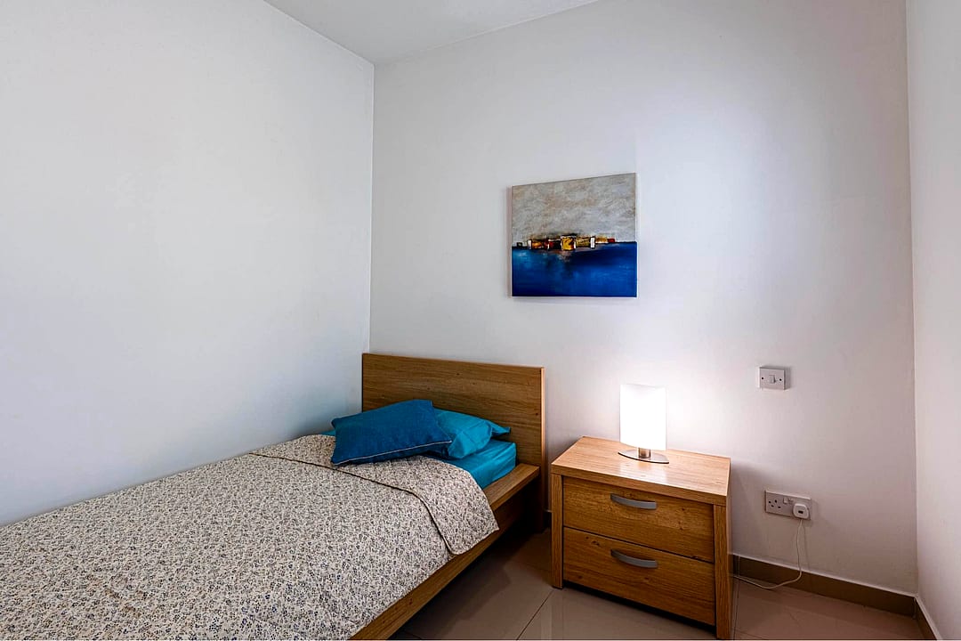 Apartment in Swieqi - 3 beds, 2 baths — 2