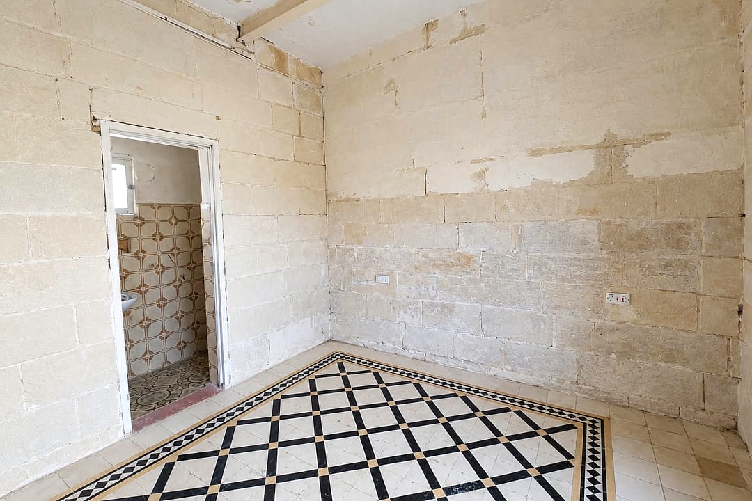 Townhouse in Luqa - 2 beds, 2 baths — 3