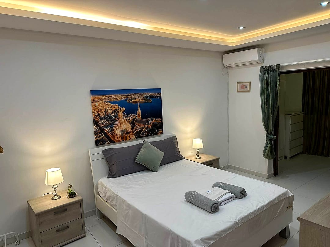 Penthouse in Sliema - 3 beds, 2 baths — 3