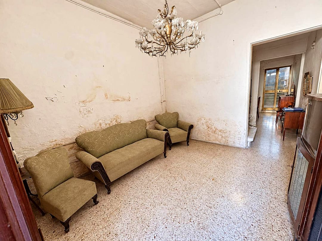 Townhouse in Tarxien - 2 beds — 5
