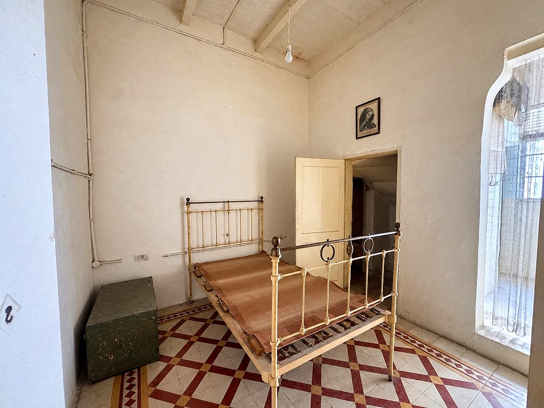 Townhouse in Tarxien - 2 beds — 5