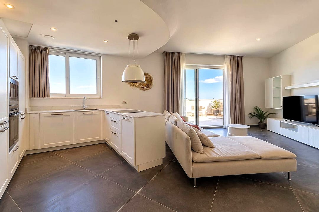 Penthouse in Swieqi - 3 beds, 2 baths — 2