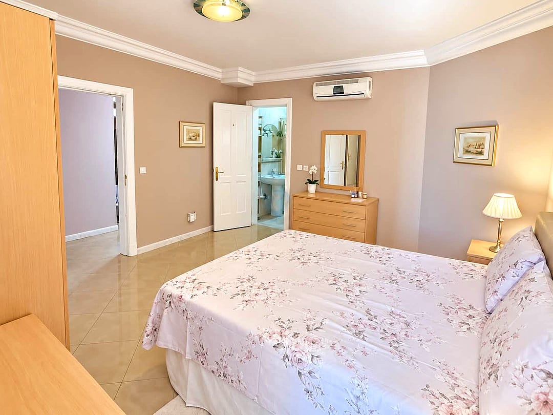 Apartment in Gzira - 3 beds, 2 baths — 3