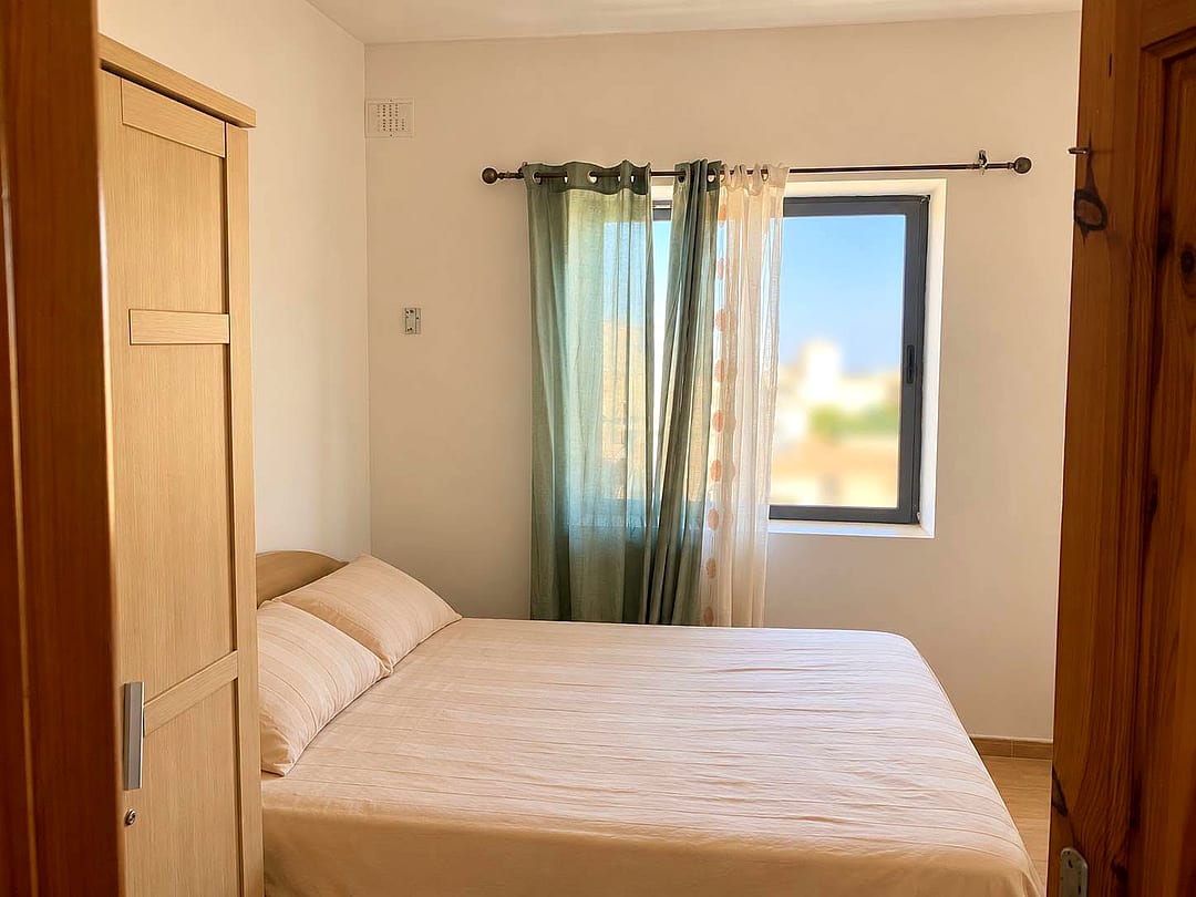Apartment in Fgura - 3 beds, 2 baths — 4