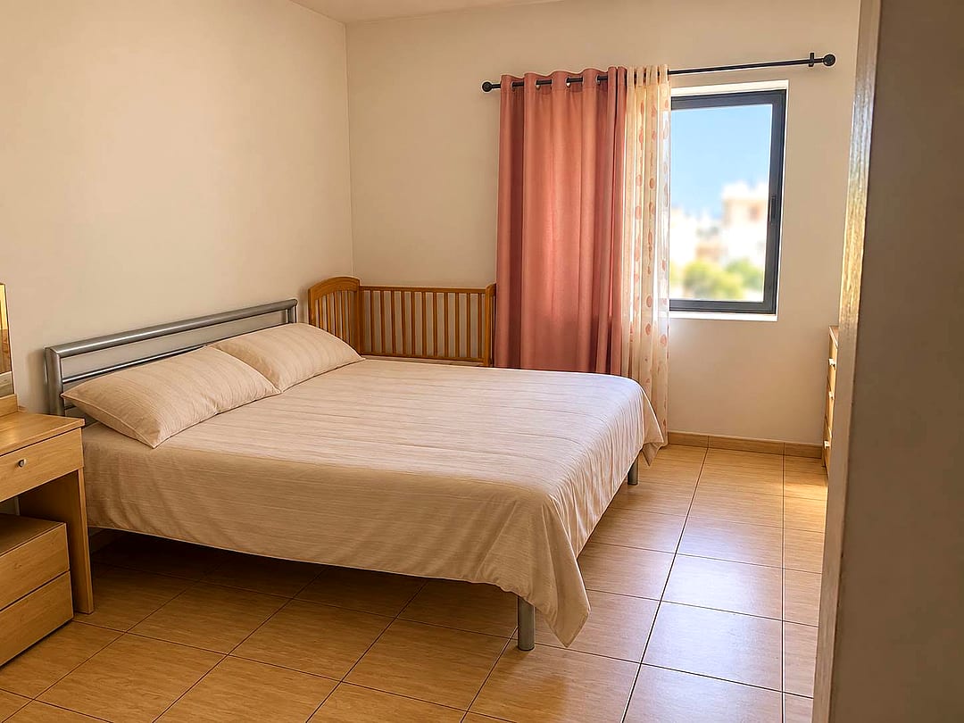 Apartment in Fgura - 3 beds, 2 baths — 3