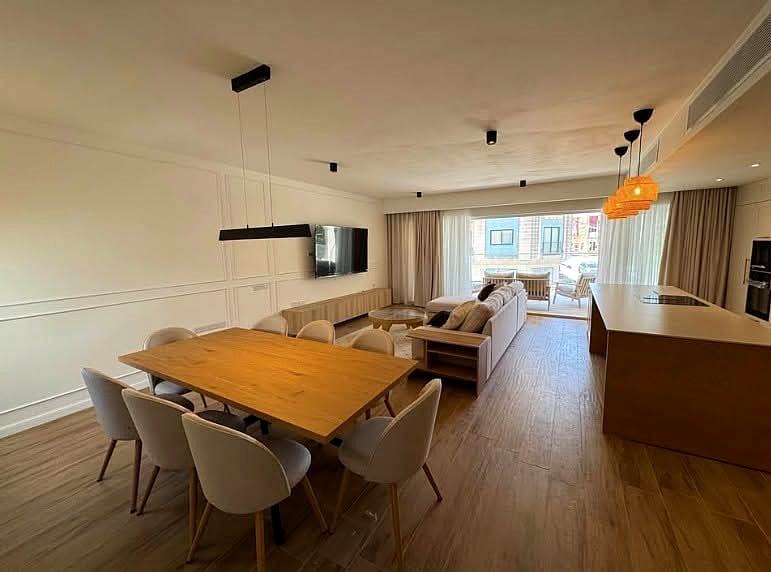 Apartment in Swieqi - 3 beds, 2 baths — 4