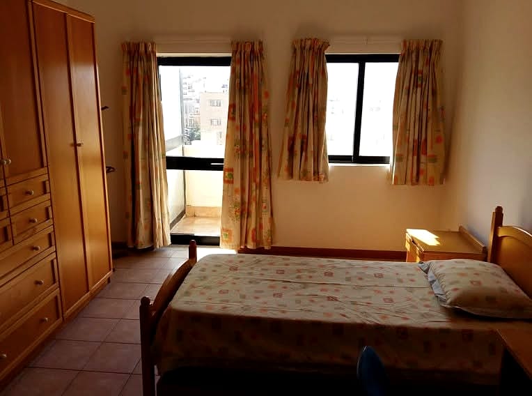 Apartment in Sliema - 3 beds, 2 baths — 2