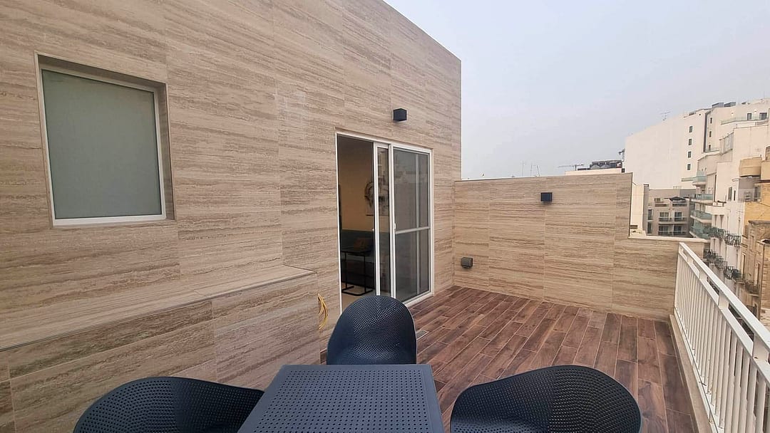 Penthouse in Gzira - 2 beds, 1 bath — 2