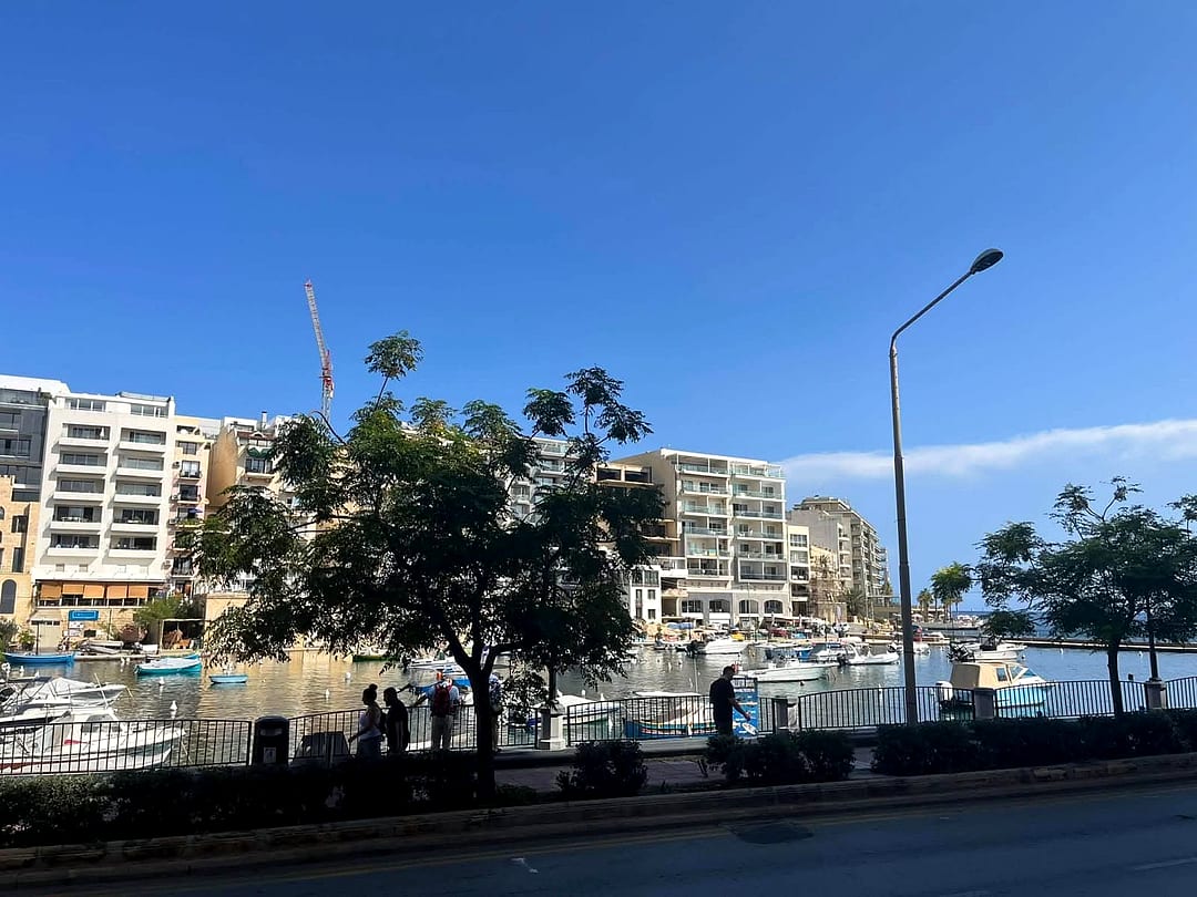 Apartment in St Julian's - 2 beds, 2 baths — 1