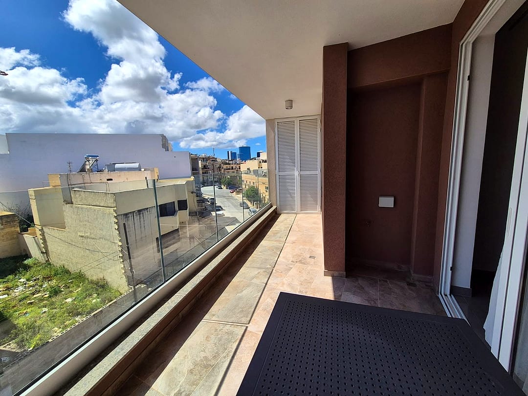 Apartment in Birkirkara - 2 beds — 5