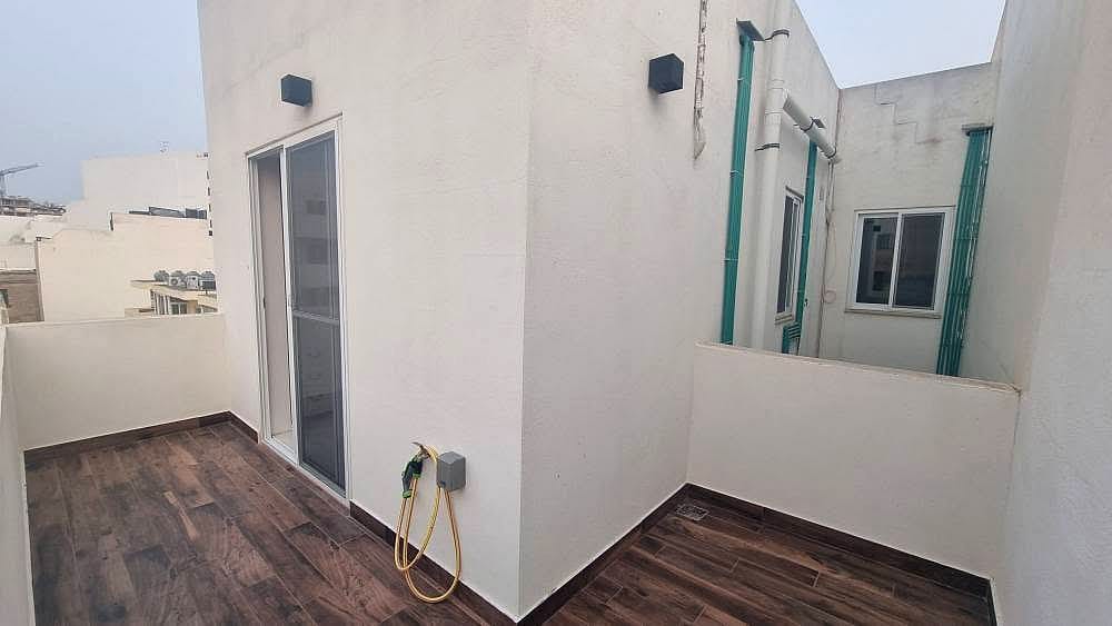 Penthouse in Gzira - 2 beds, 1 bath — 5