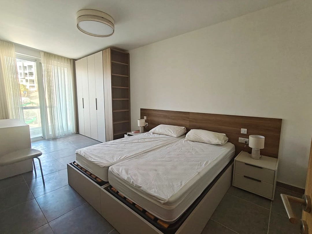 Apartment in St Julian's - 2 beds, 2 baths — 2