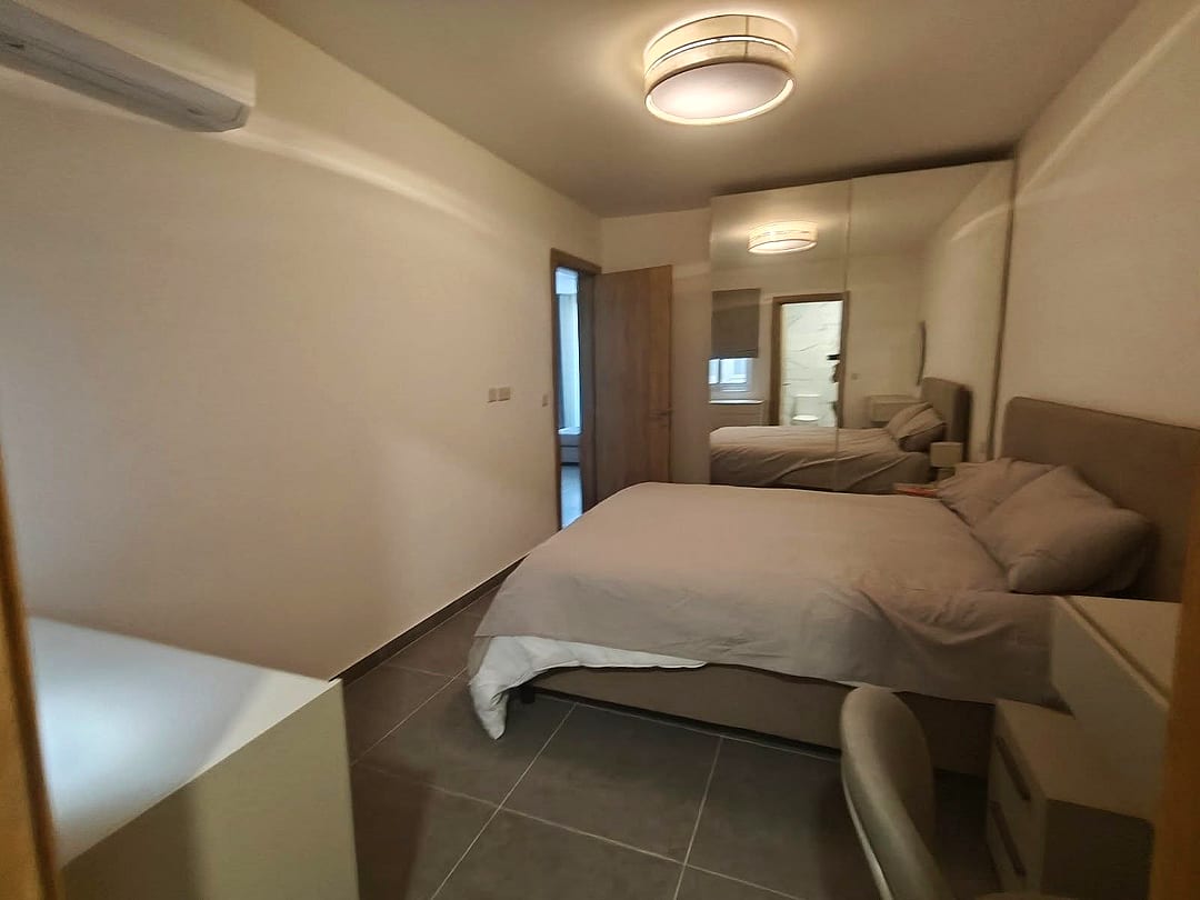 Apartment in St Julian's - 2 beds, 2 baths — 4