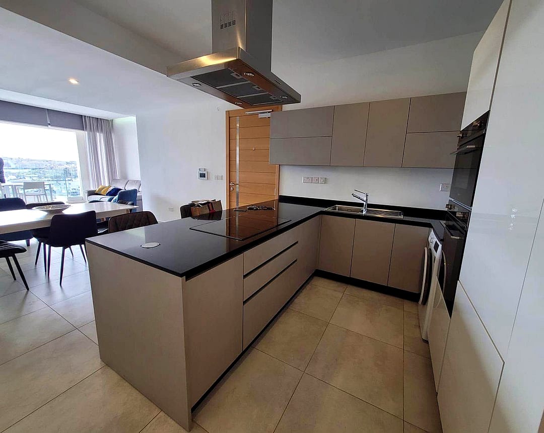 Apartment in Sliema - 2 beds, 3 baths — 4