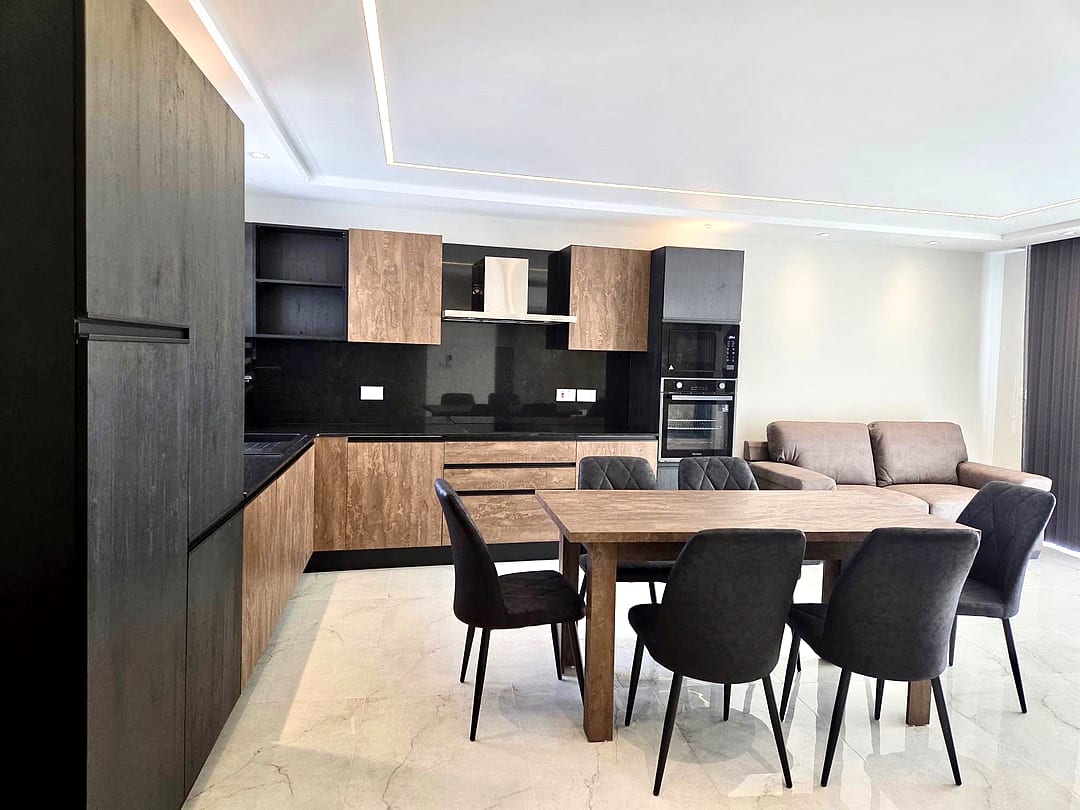 Penthouse in Gzira - 3 beds, 2 baths — 3