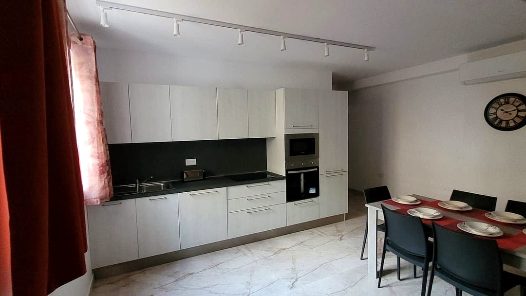 Apartment in Gzira - 3 beds, 2 baths — 2