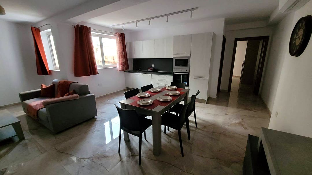 Apartment in Gzira - 3 beds, 2 baths — 4