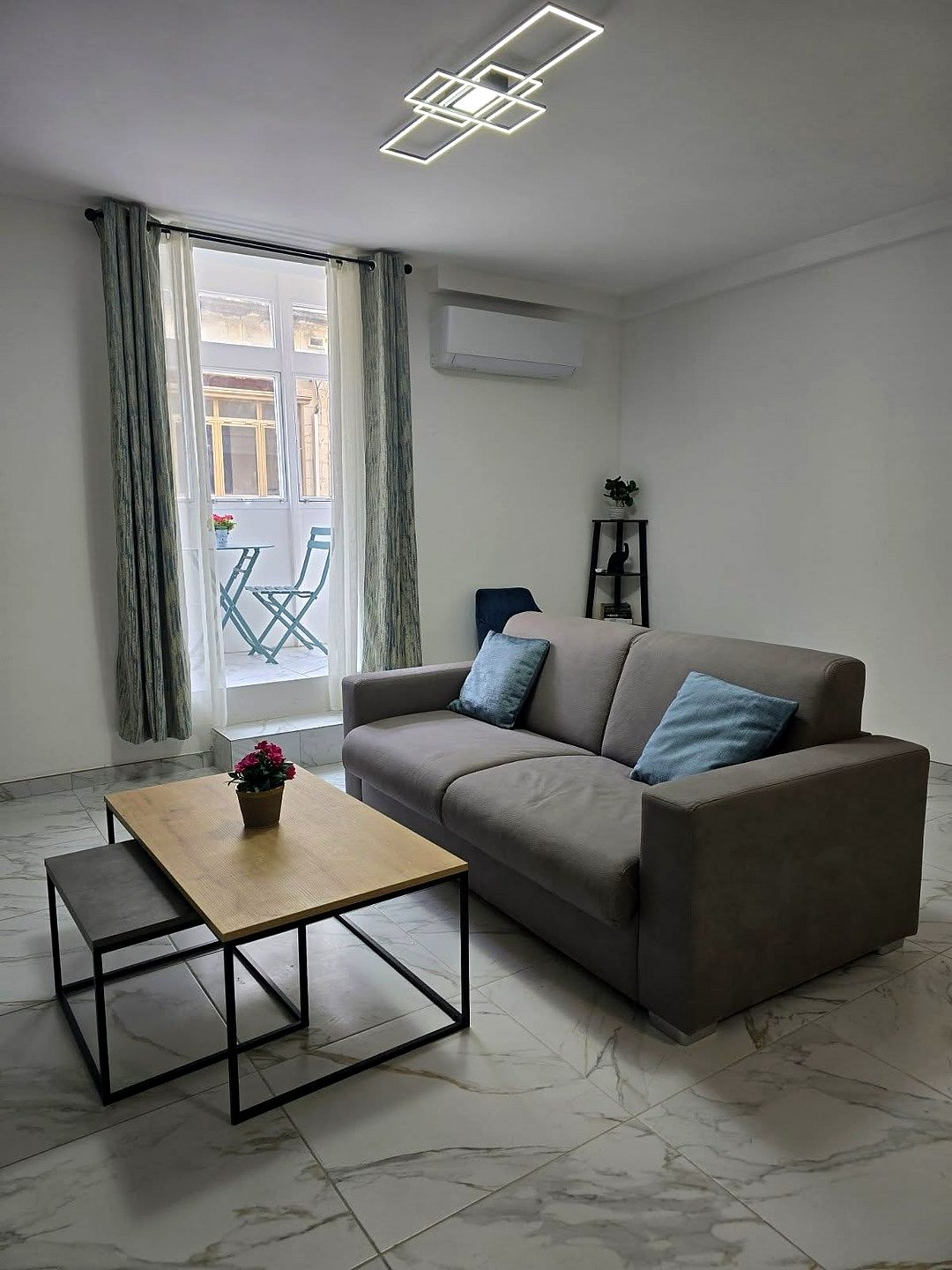 Apartment in Gzira - 2 beds, 2 baths — 4