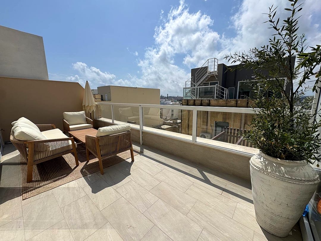 Penthouse in Sliema - 2 baths — 4