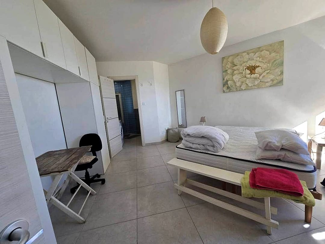 Apartment in Gzira - 1 bed, 2 baths — 5