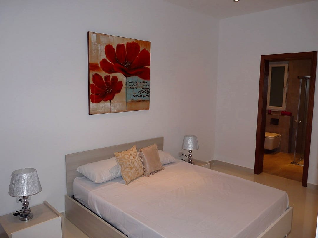 Apartment in San Giljan - 3 beds, 2 baths — 5