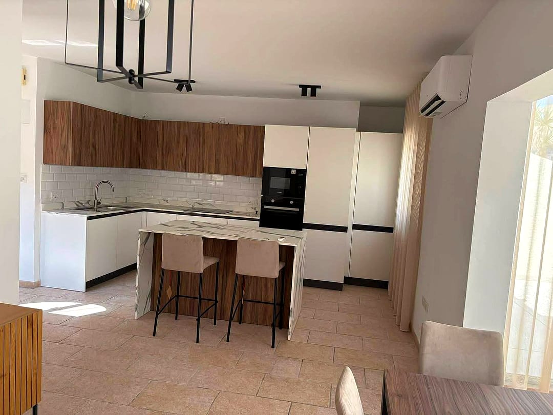 Penthouse in St Julian's - 3 beds, 2 baths — 1