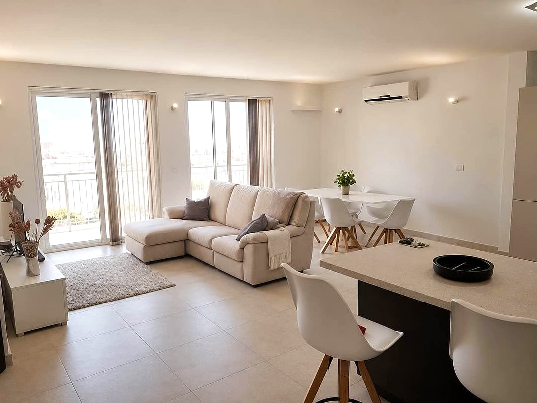 Apartment in Swieqi - 3 beds, 2 baths — 1