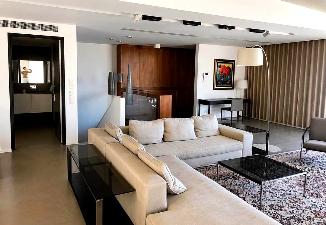 Villa in Sliema - 4 beds, 3 baths — 2
