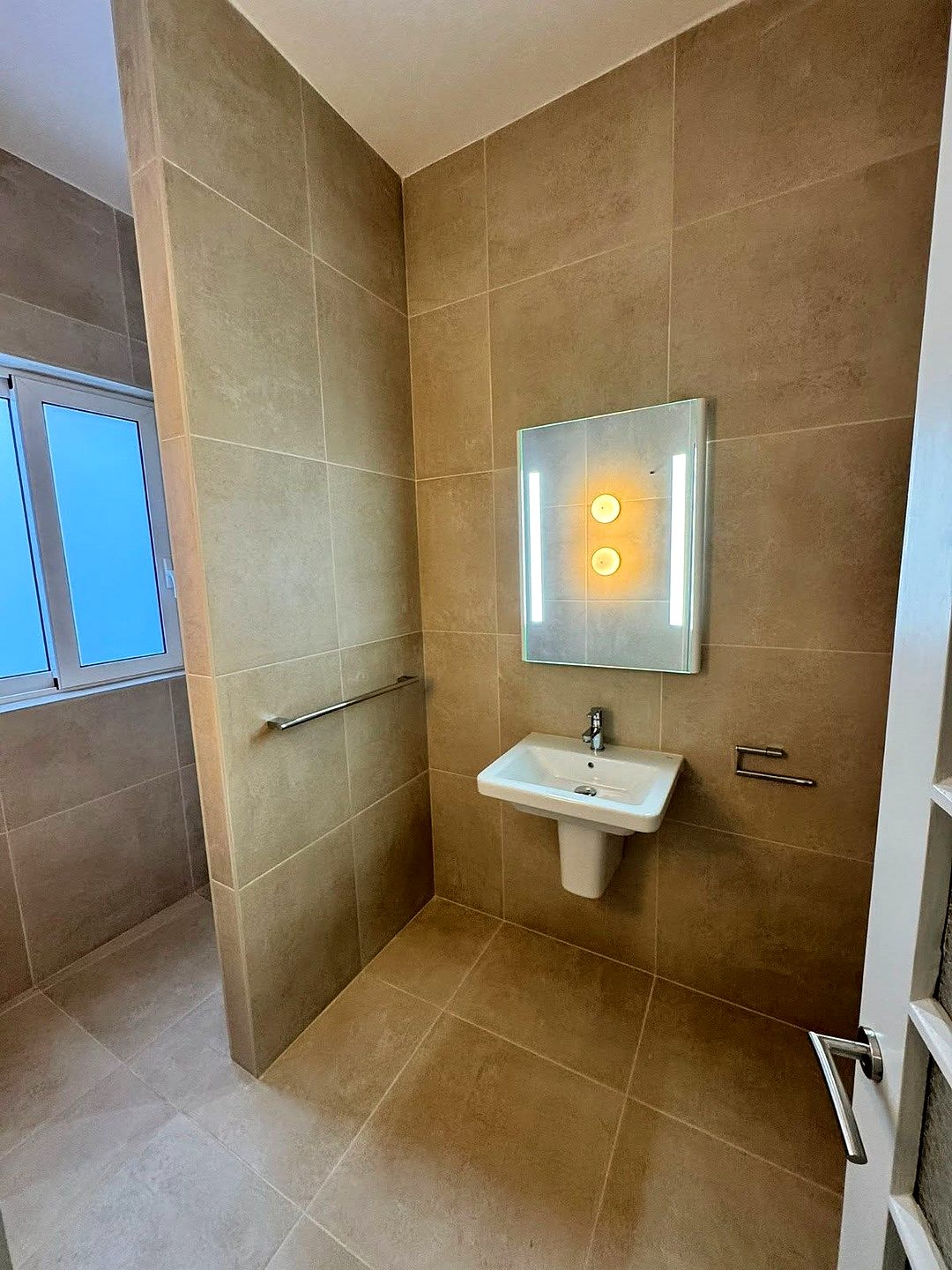 Apartment in Sliema - 3 beds, 2 baths — 1