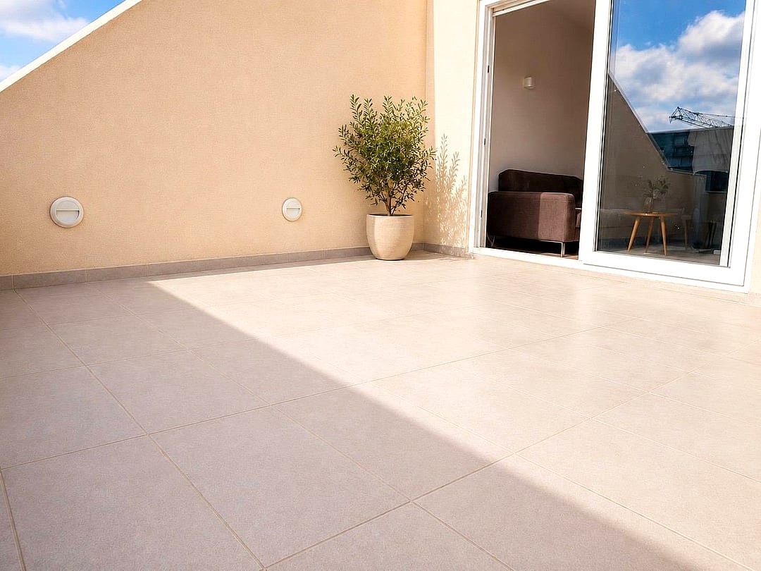 Penthouse in Qawra - 2 beds, 2 baths — 4